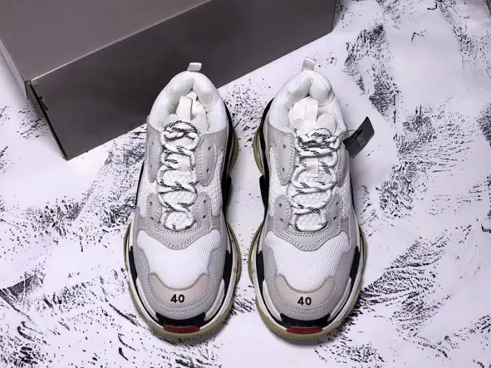 Reps TBkick BLCG Triple S White Black Red 533882 W09E1 9000 0122