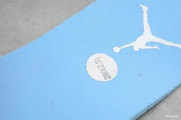 Rep TBkick Air 1 Jordan UNC (W) Low AO9944-441 0214