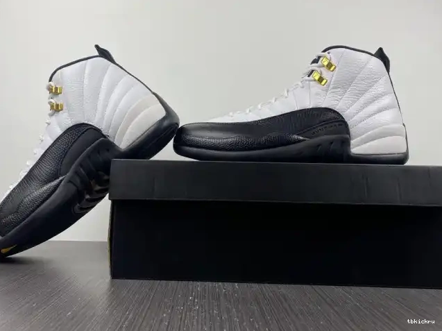 Cheap TBkick (2013) Jordan 12 Taxi Retro 130690-125 0217