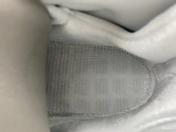 Reps TBkick OVO White 8 AA1239-135 Retro Jordan 0322