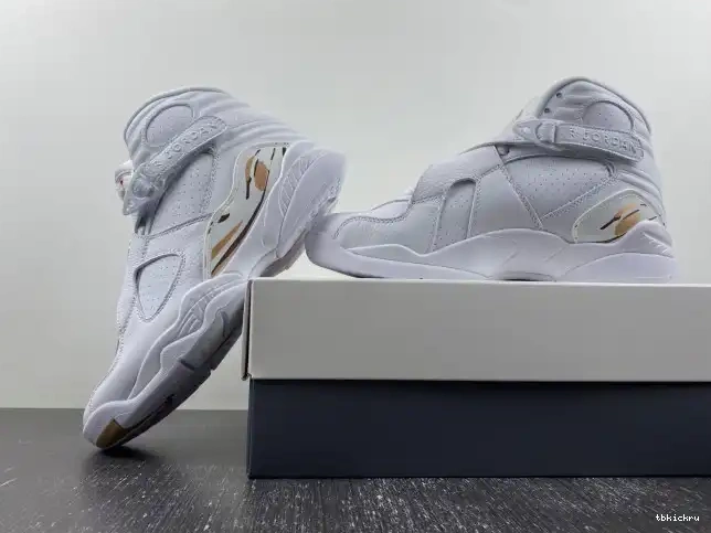 Reps TBkick OVO White 8 AA1239-135 Retro Jordan 0322